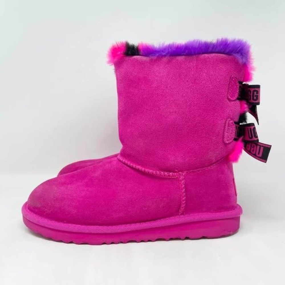 Ugg Mini Bailey Bow Boots Youth Girls 4 Pink Plaid Punk Rock Black Fur - Picture 4 of 10